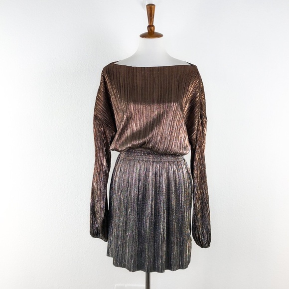 Topshop Dresses & Skirts - Topshop IDOL Metallic Plisse Mini Dress